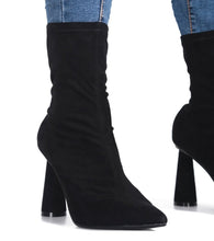 Load image into Gallery viewer, Trina Bootie Black -SALE
